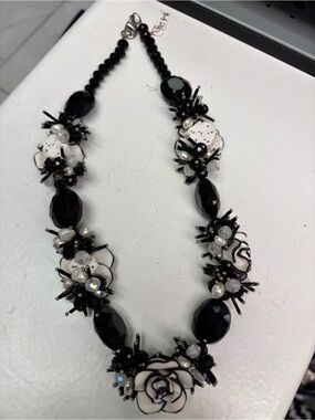 White House Black Market Black and White Floral Cluster Necklace